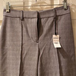NWT Express Size 0 cropped straight high rise pants